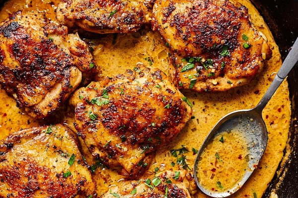 Skillet Chicken Thighs (Crispy & Juicy!)